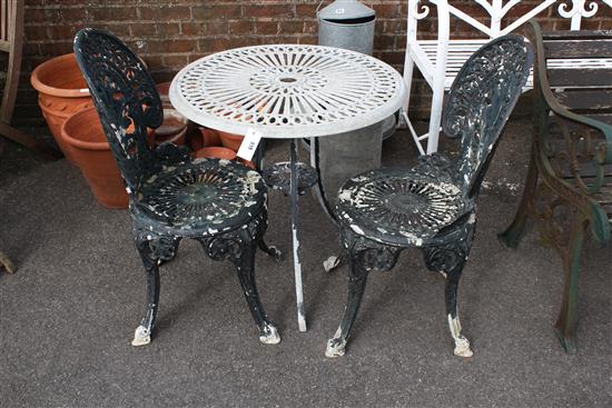 Metal circular garden table & 2 chairs